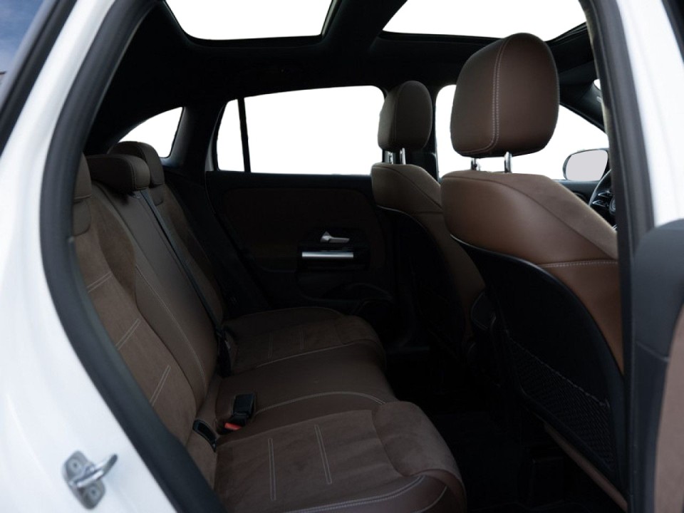 Mercedes-Benz GLA 220d 4MATIC AMG Line - foto 22