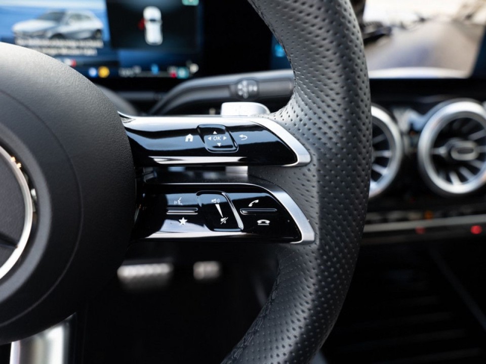 Mercedes-Benz GLA 220d 4MATIC AMG Line - foto 12