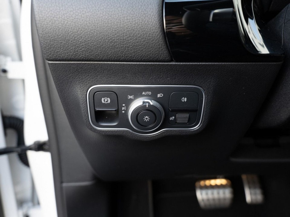 Mercedes-Benz GLA 220d 4MATIC AMG Line - foto 21