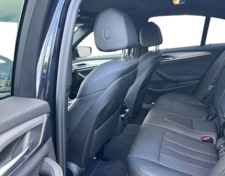 BMW Seria 5 520d xDrive - foto 8