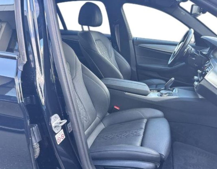 BMW Seria 5 520d xDrive - foto 9