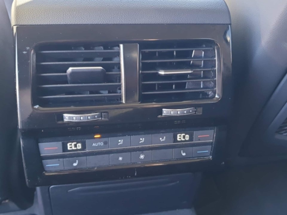 Volkswagen Touareg Elegance - foto 17