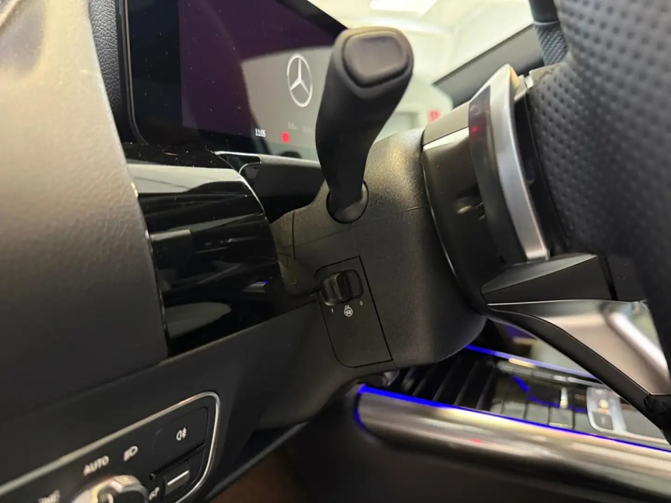 Mercedes-Benz GLA 220d 4MATIC AMG - foto 15