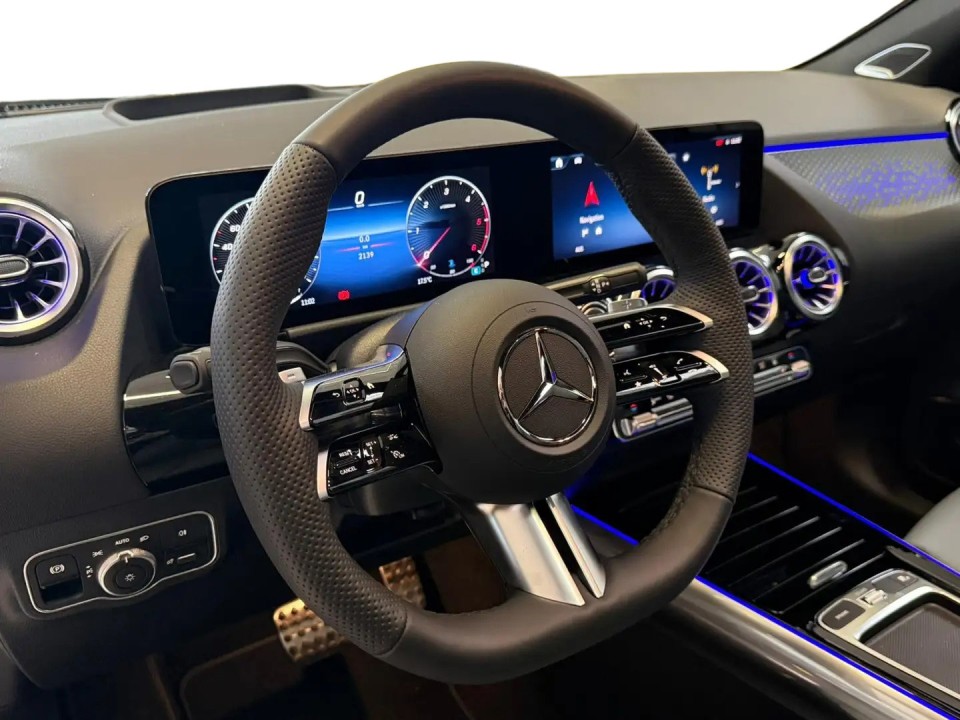 Mercedes-Benz GLA 220d 4MATIC AMG - foto 12