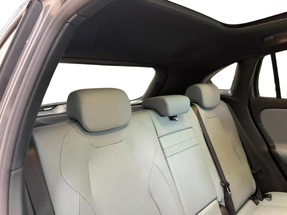 Mercedes-Benz GLA 220d 4MATIC AMG - foto 9