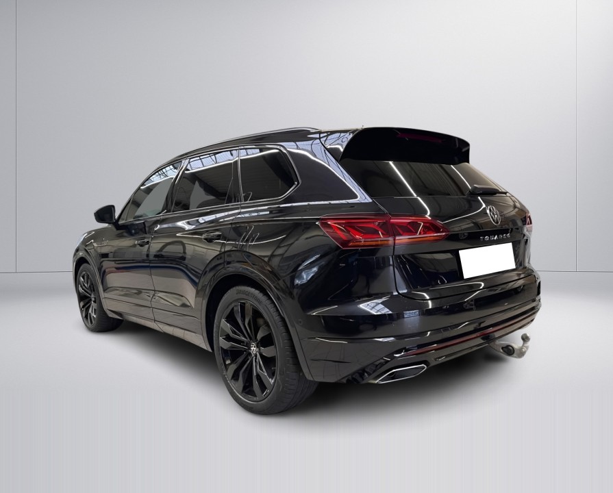 Volkswagen Touareg R-Line 4Motion (5)