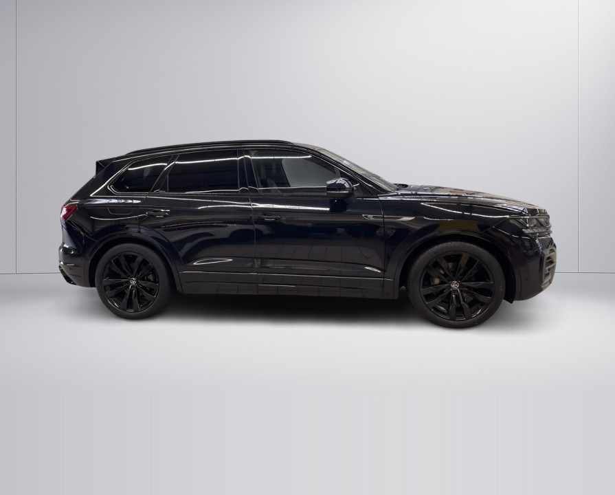 Volkswagen Touareg R-Line 4Motion (3)