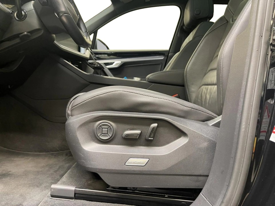 Volkswagen Touareg R-Line 4Motion - foto 22