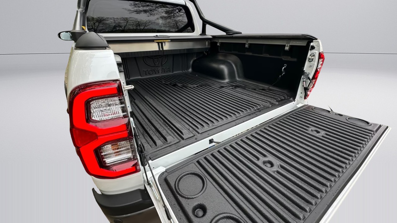 Toyota Hilux Invincible - foto 27