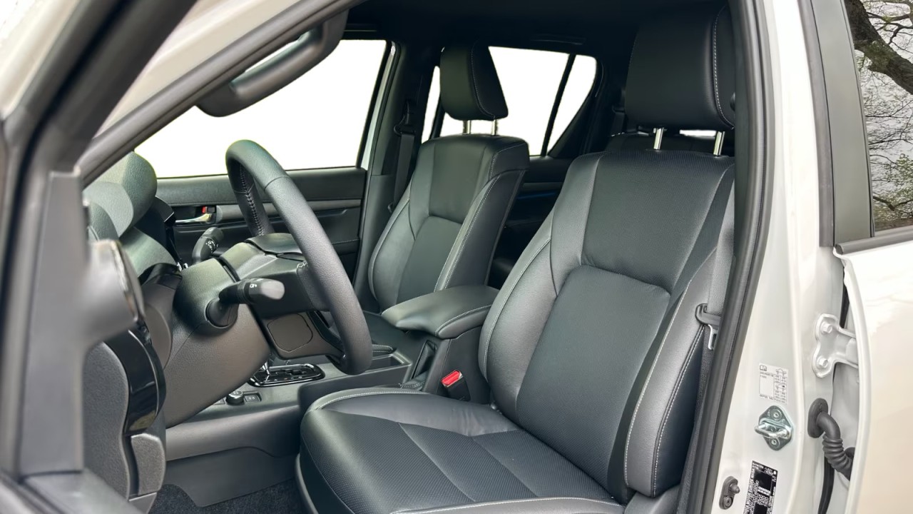 Toyota Hilux Invincible - foto 11