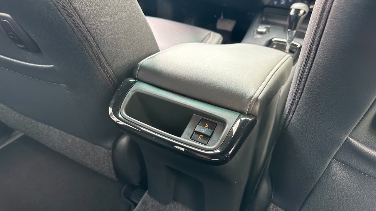 Toyota Hilux Invincible - foto 17