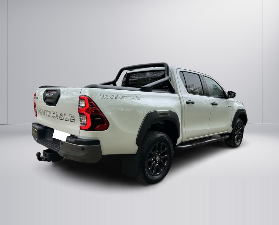 Toyota Hilux Invincible (5)