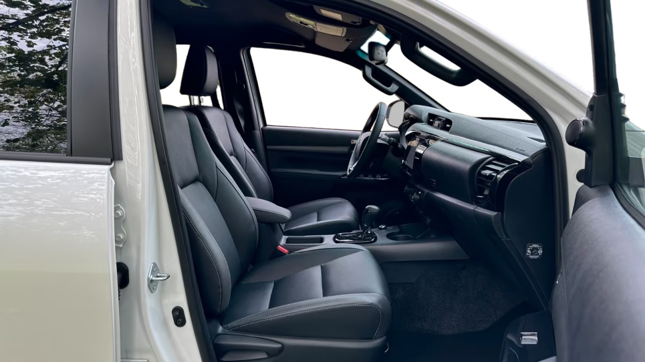 Toyota Hilux Invincible - foto 13