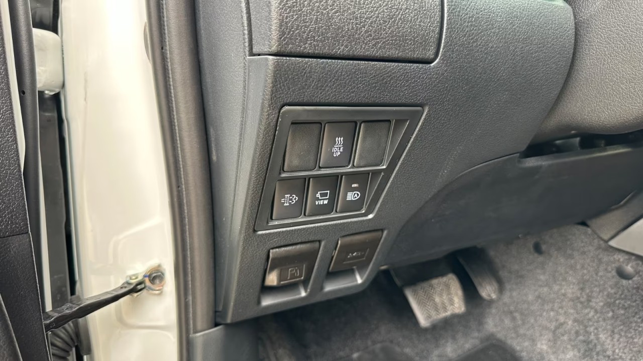 Toyota Hilux Invincible - foto 21