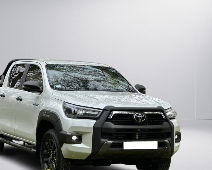 Toyota Hilux Invincible (3)