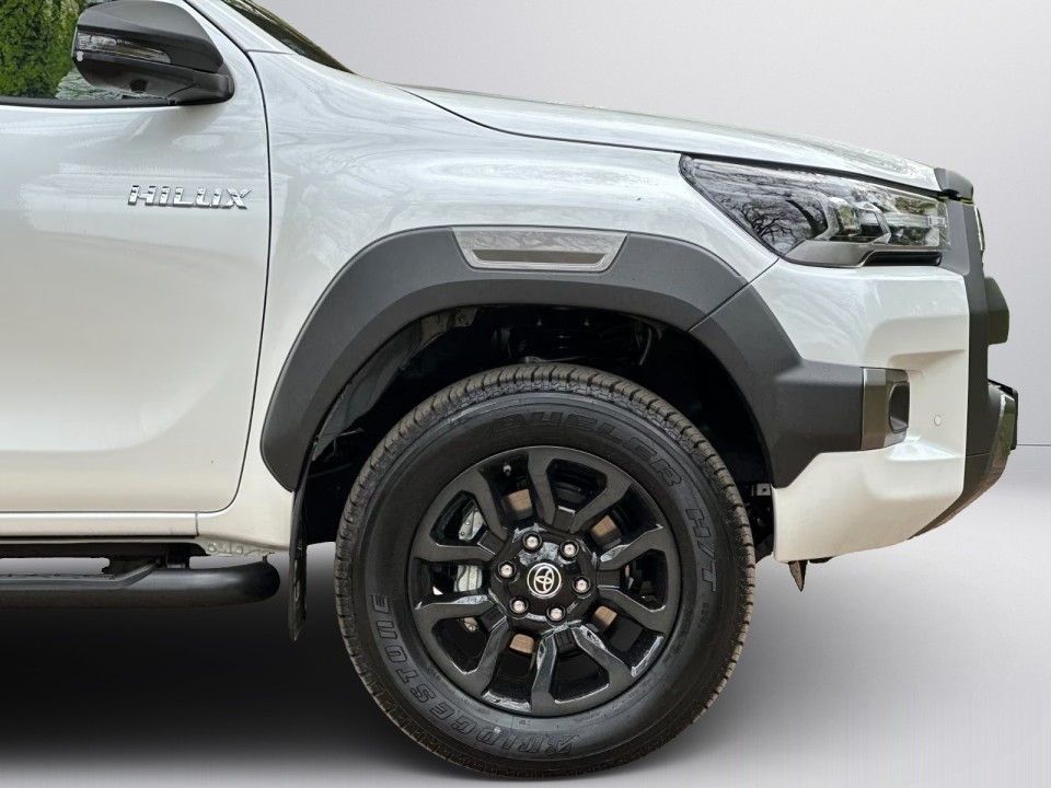 Toyota Hilux Invincible - foto 30