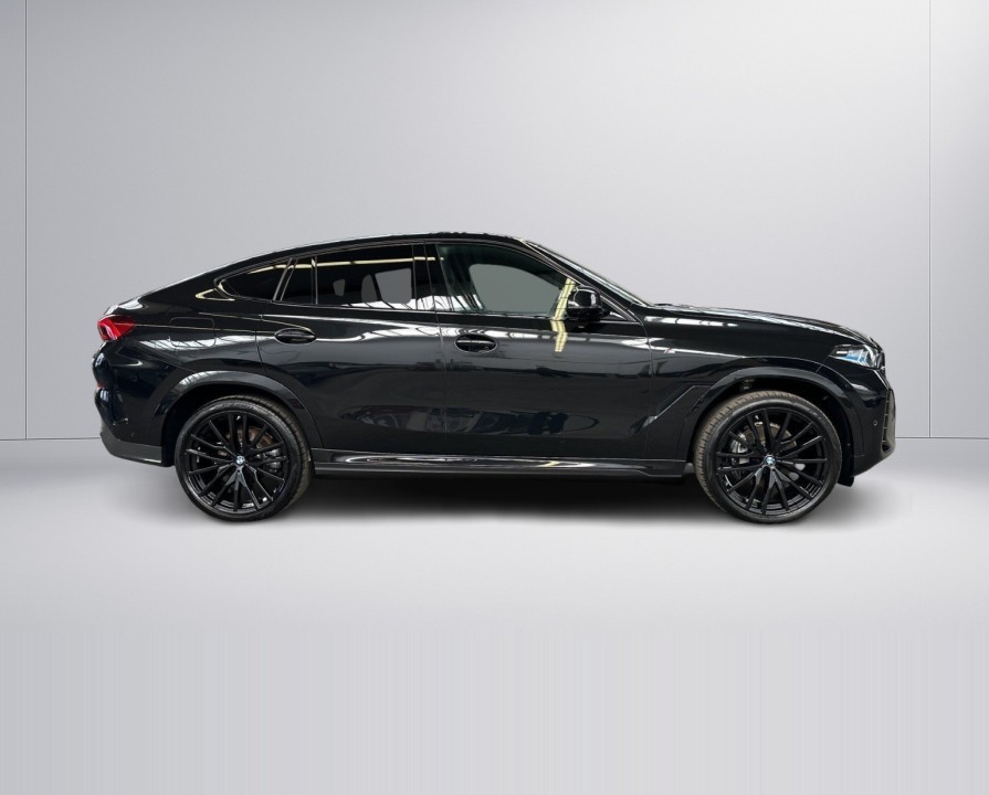 BMW X6 xDrive30d M-Sport (2)