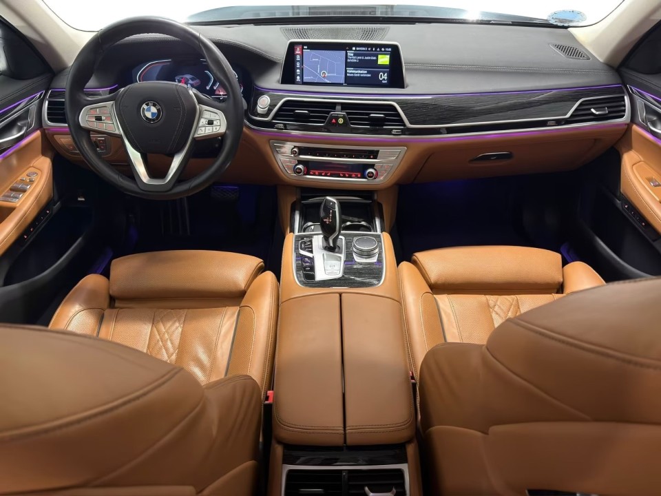 BMW Seria 7 xDrive740d - foto 8
