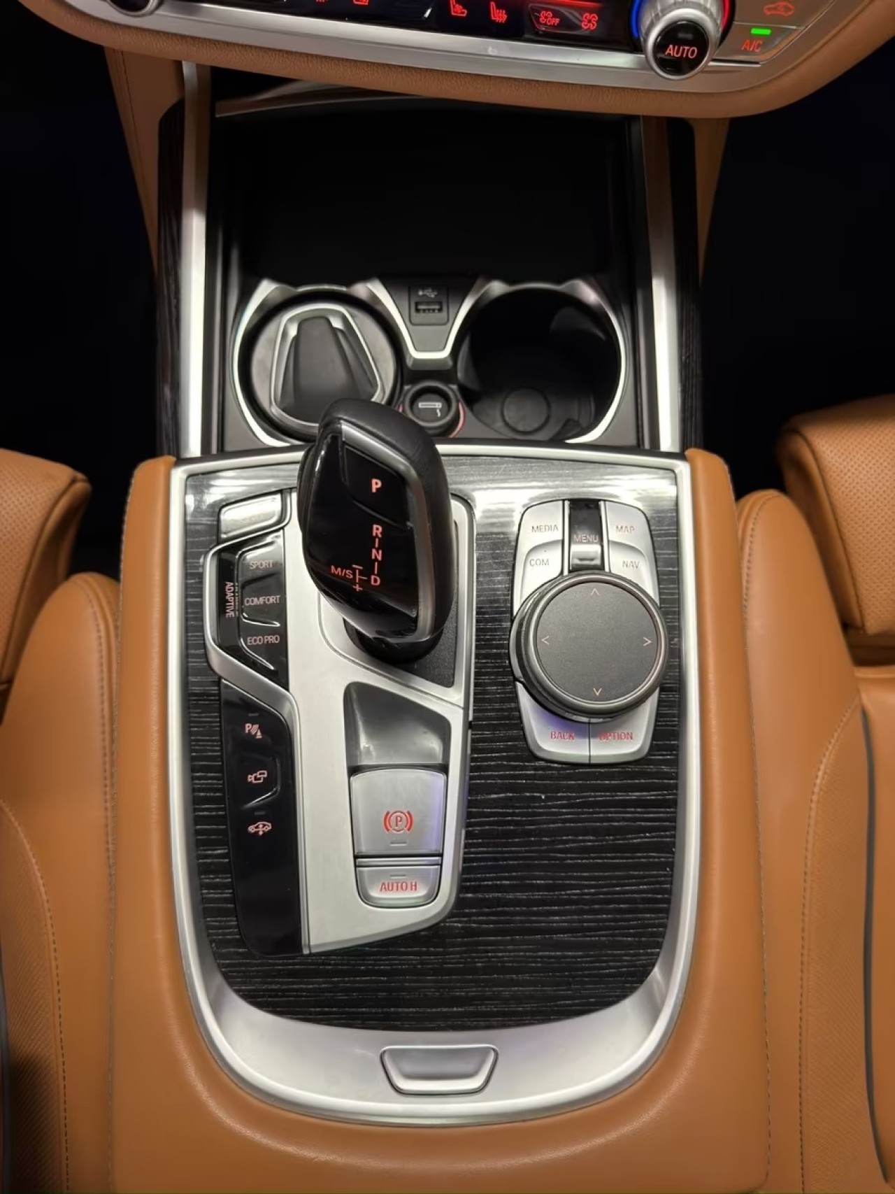 BMW Seria 7 xDrive740d - foto 13