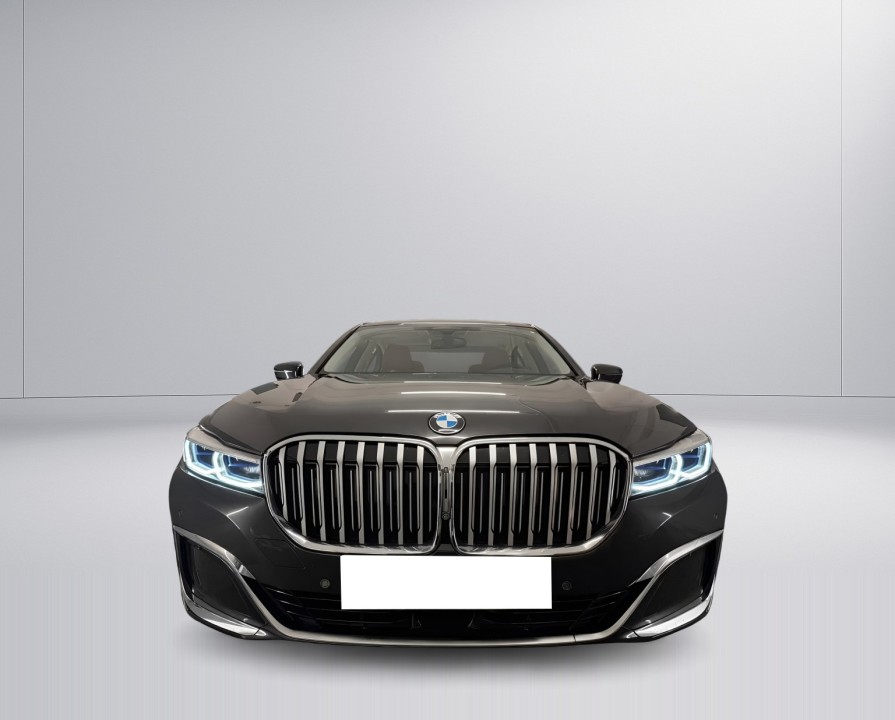 BMW Seria 7 xDrive740d - foto 6