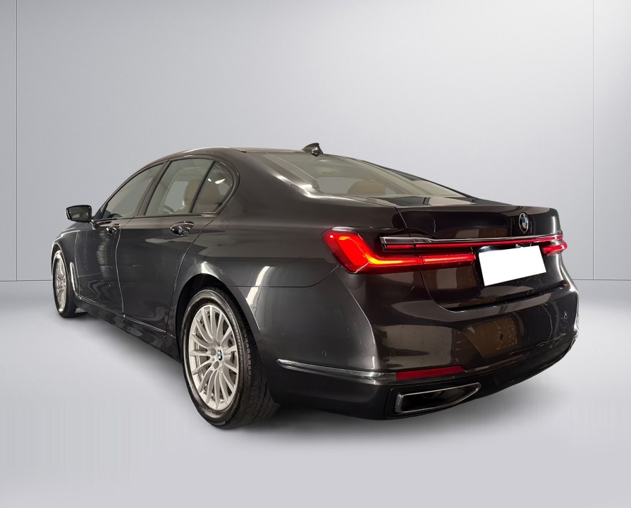 BMW Seria 7 xDrive740d (4)