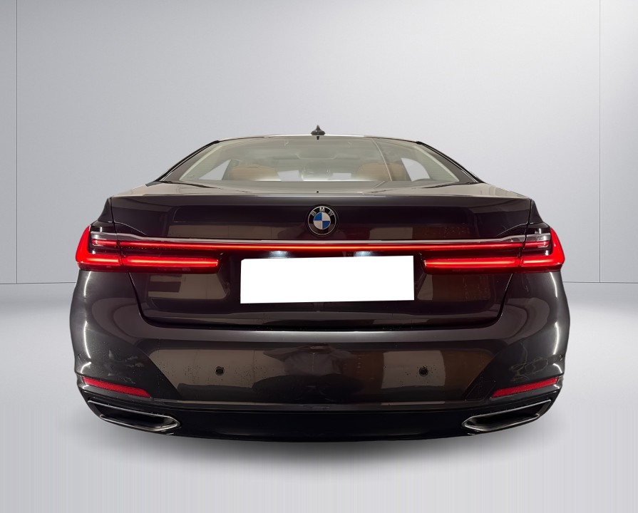 BMW Seria 7 xDrive740d (3)