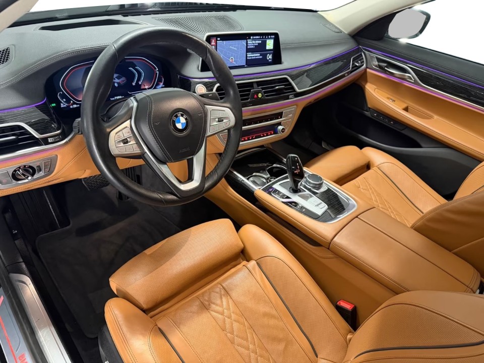 BMW Seria 7 xDrive740d - foto 9