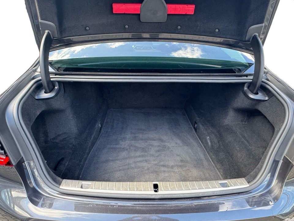 BMW Seria 7 xDrive740d - foto 21