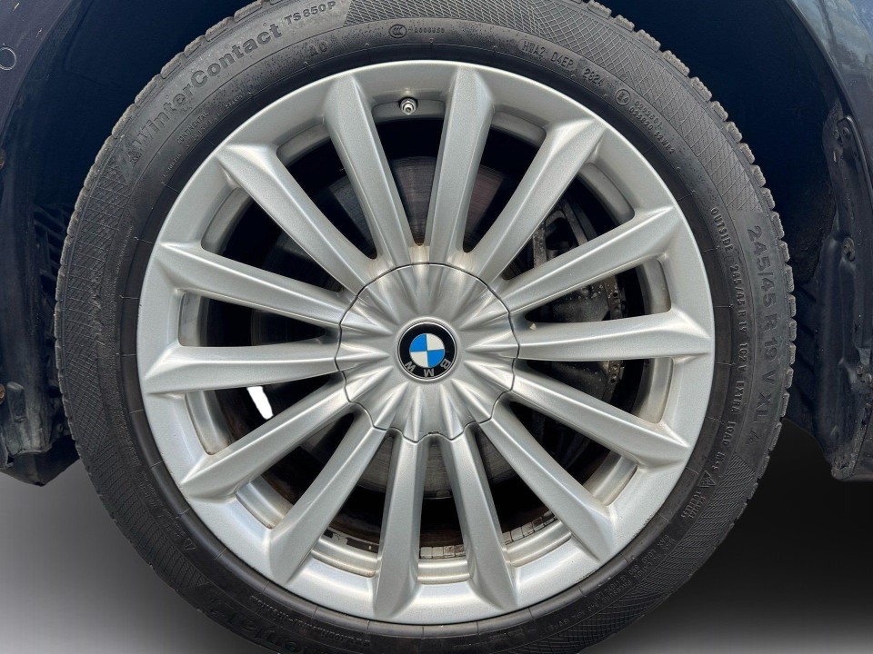 BMW Seria 7 xDrive740d - foto 24