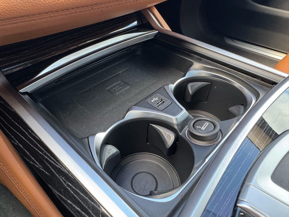 BMW Seria 7 xDrive740d - foto 16