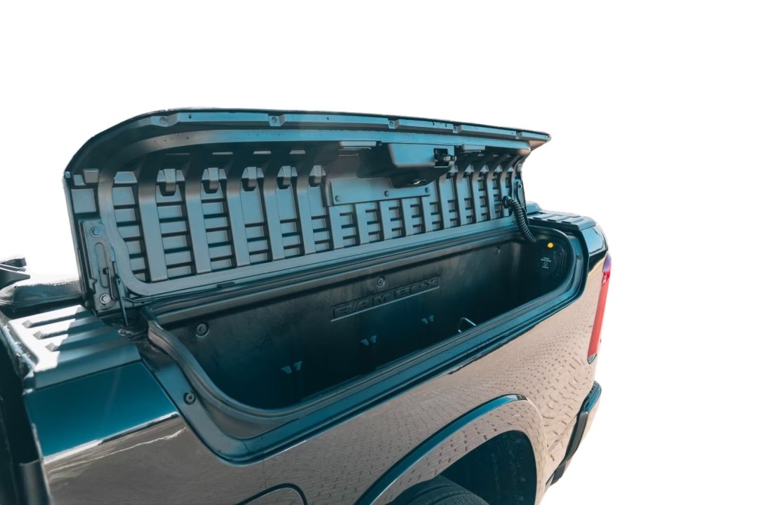 Dodge RAM 1500 Limited Night - foto 26