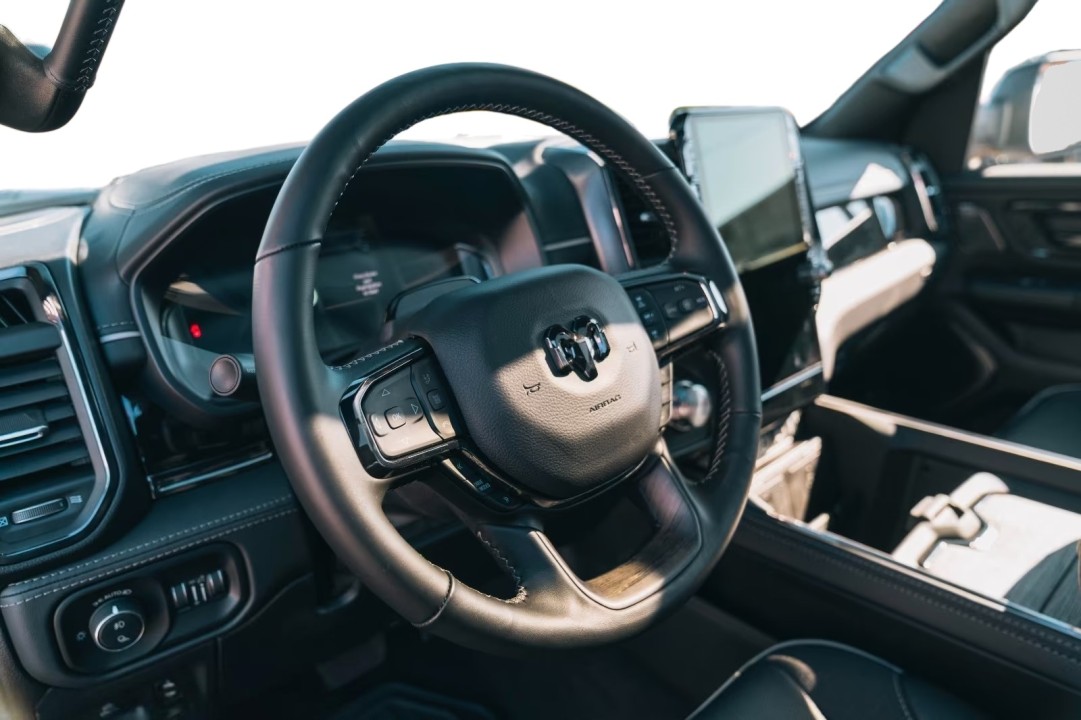 Dodge RAM 1500 Limited Night (5)