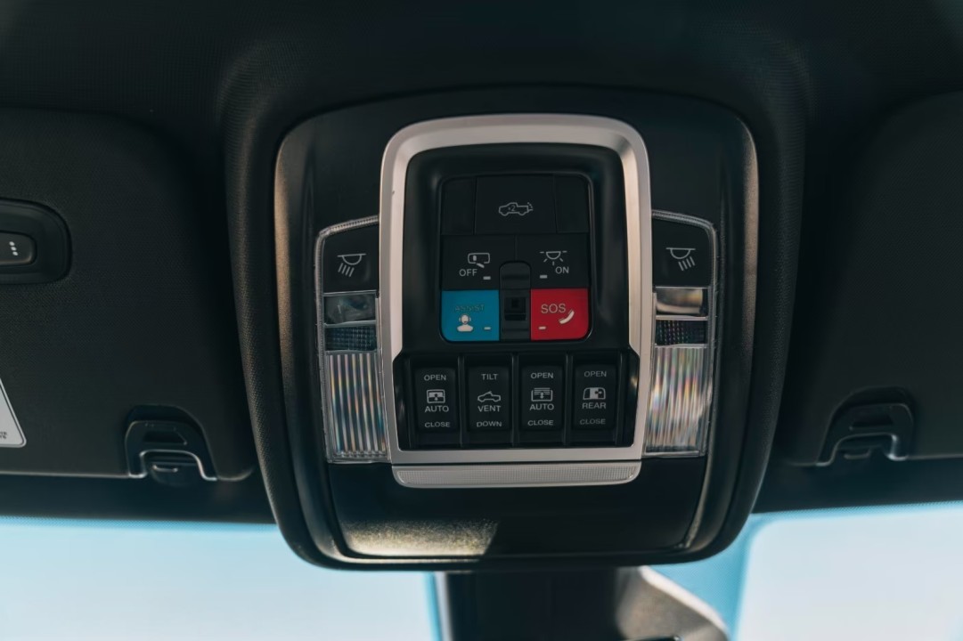 Dodge RAM 1500 Limited Night - foto 13