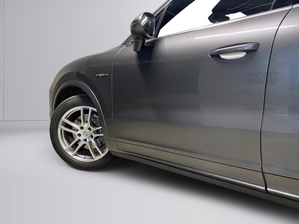 Porsche Cayenne E-Hybrid - foto 27