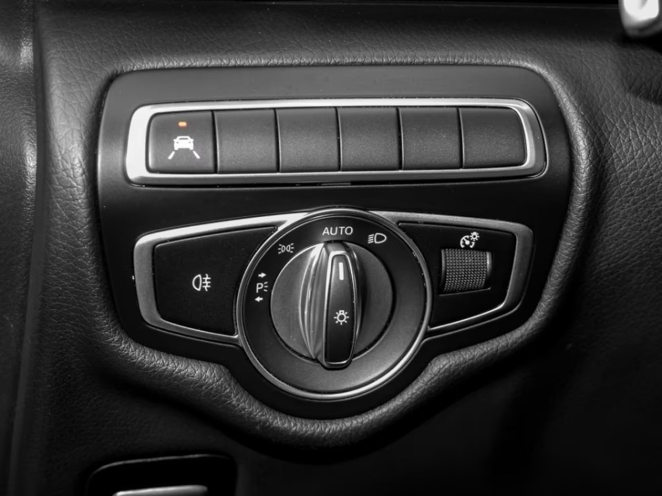 Mercedes-Benz V 300d - foto 10