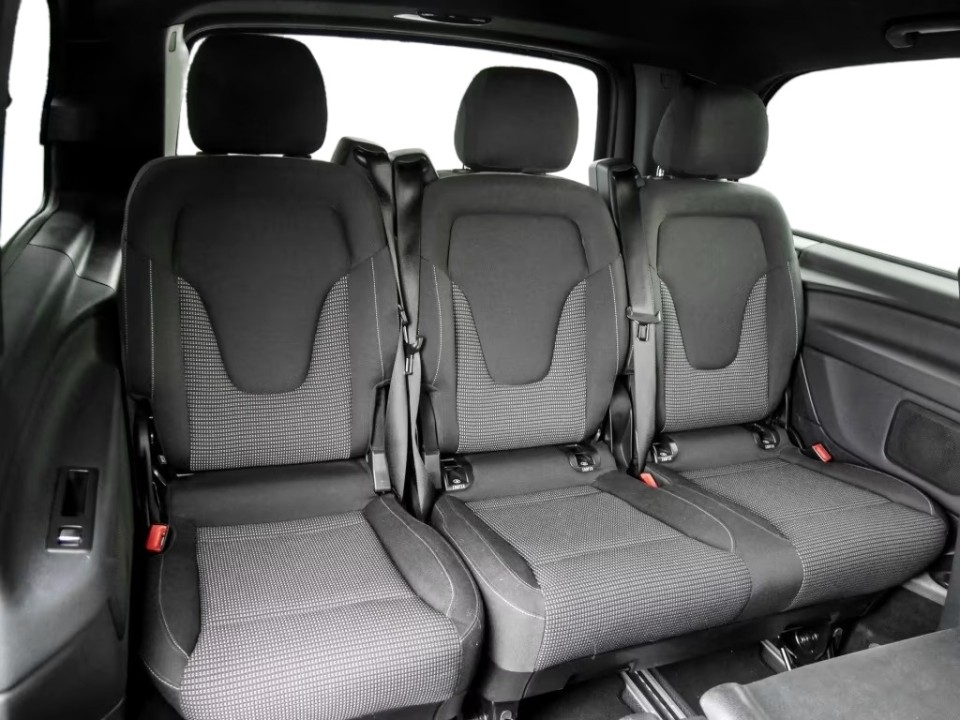 Mercedes-Benz V 300d - foto 12