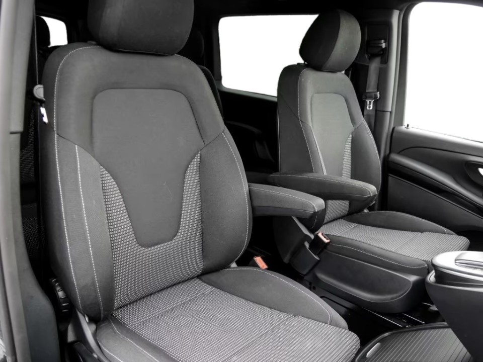 Mercedes-Benz V 300d - foto 11