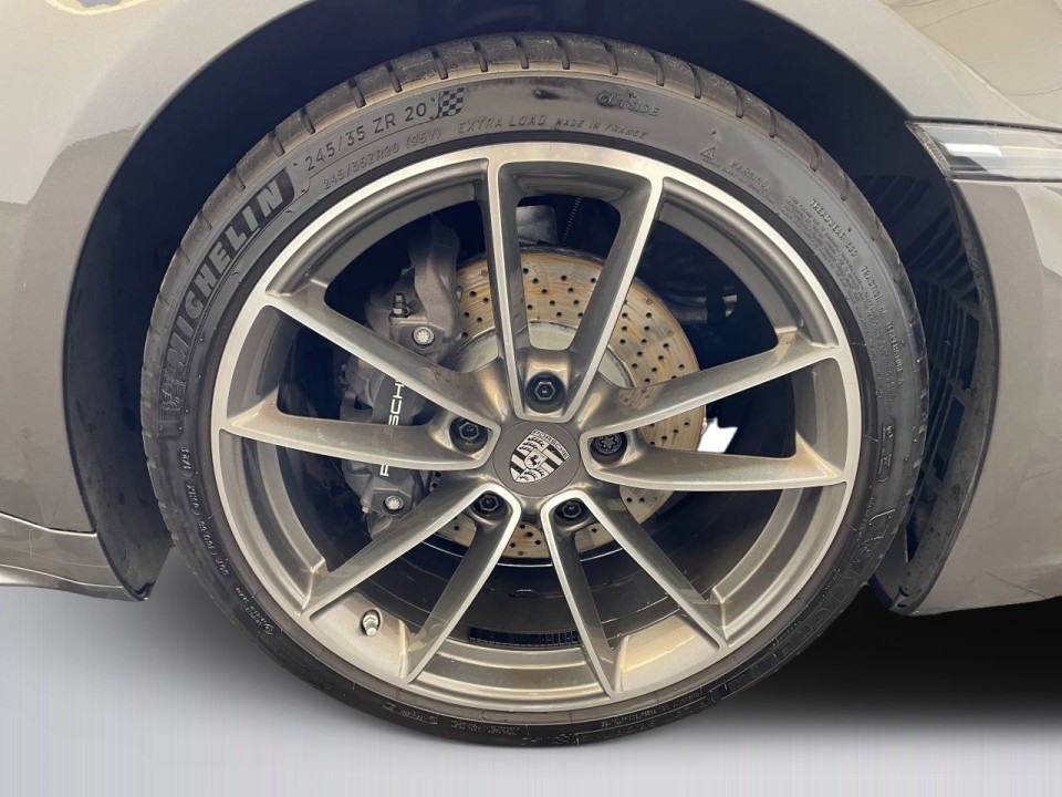 Porsche 911 Carrera 4 - foto 24