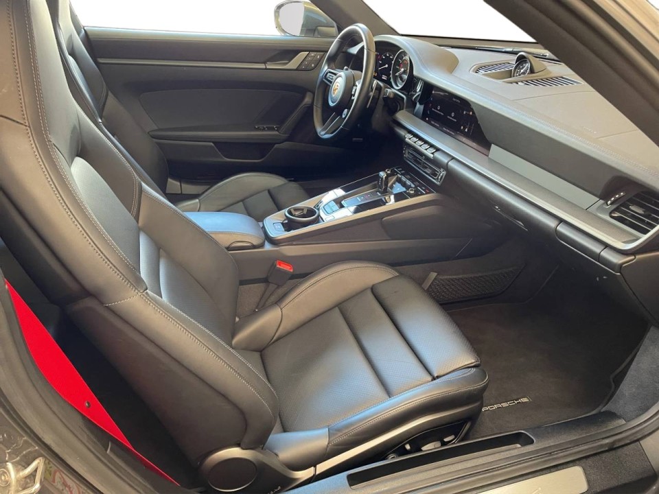 Porsche 911 Carrera 4 - foto 13