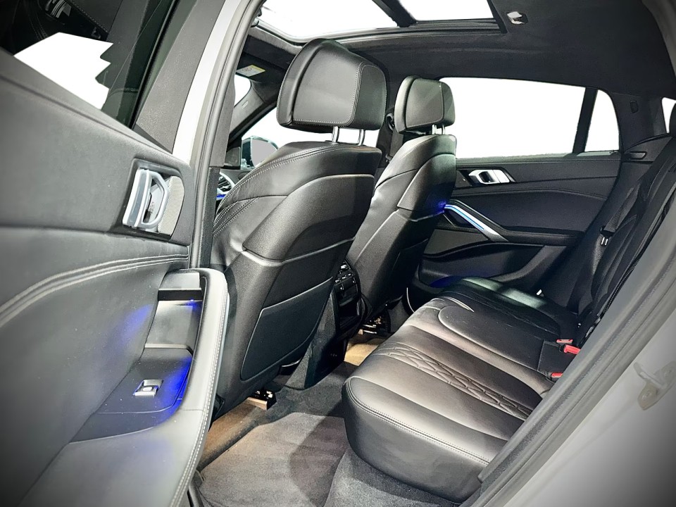 BMW X6 M50i - foto 10