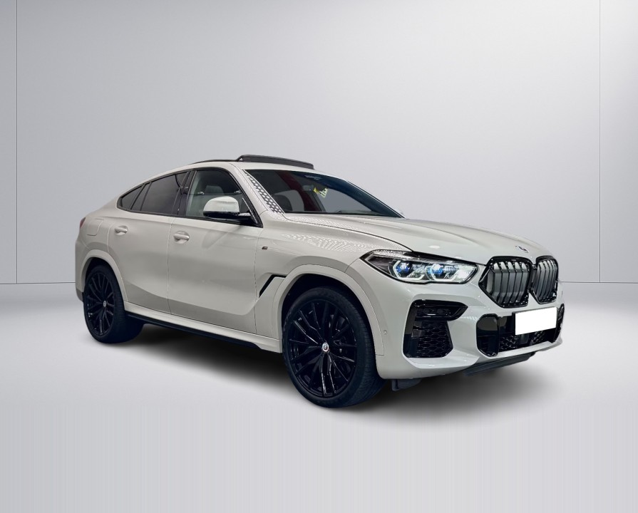 BMW X6 M50i