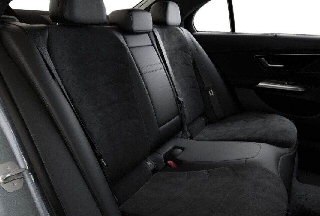 Mercedes-Benz E 200 4MATIC - foto 24