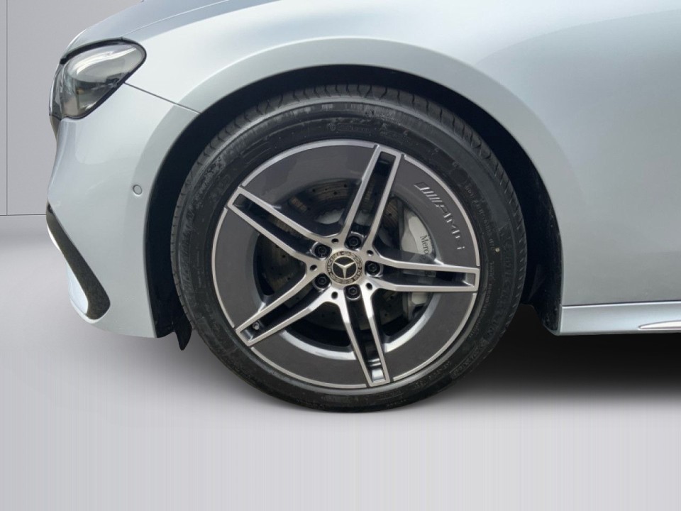 Mercedes-Benz E 200 4MATIC - foto 27