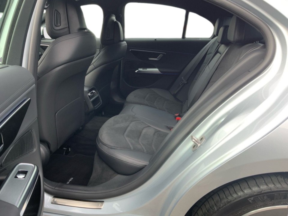 Mercedes-Benz E 200 4MATIC - foto 25