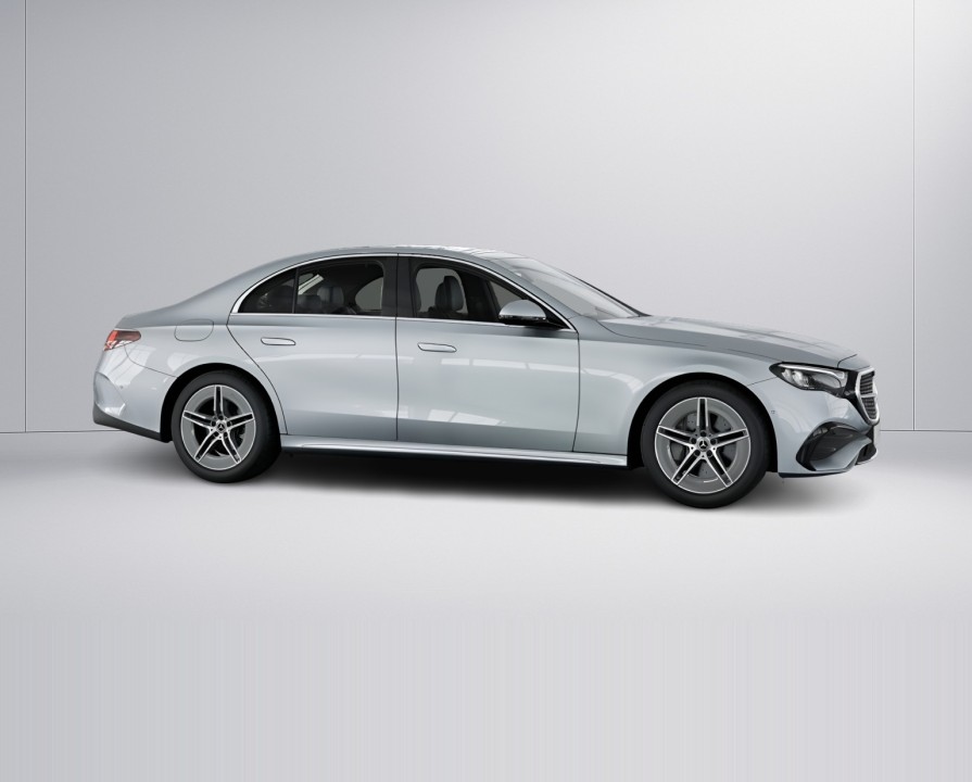 Mercedes-Benz E 200 4MATIC (3)