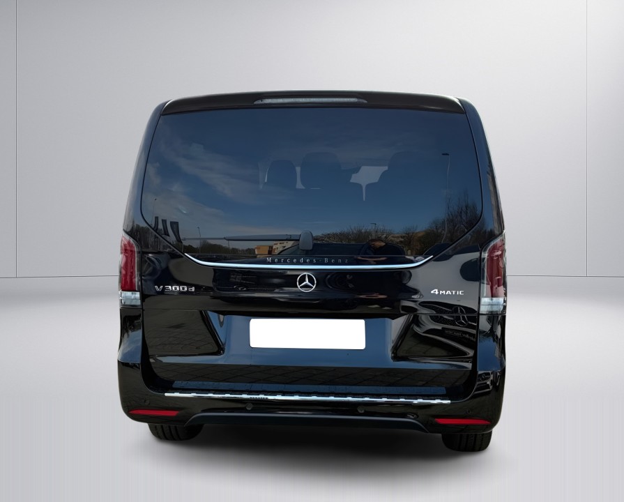 Mercedes-Benz V 300d 4MATIC AMG (4)