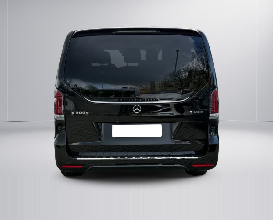 Mercedes-Benz V 300d 4MATIC AMG (5)