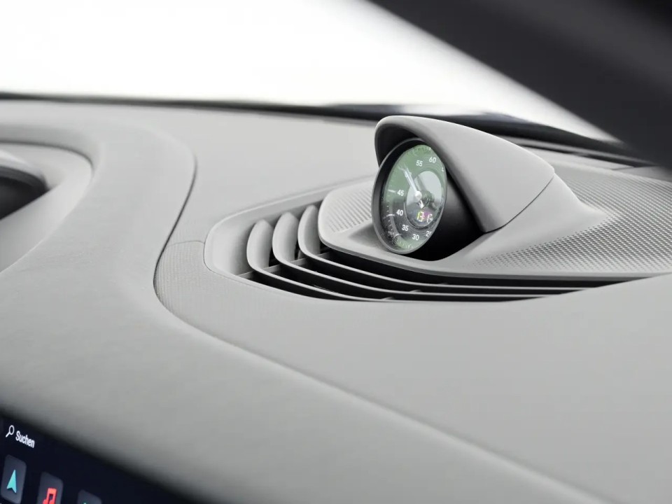 Porsche Taycan - foto 16