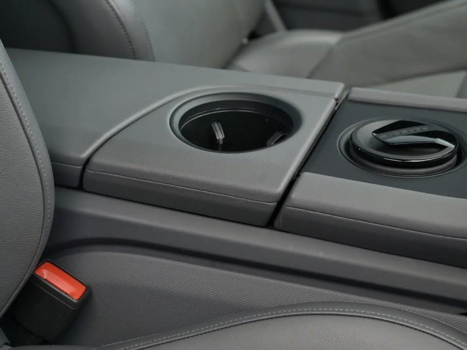 Porsche Taycan - foto 15