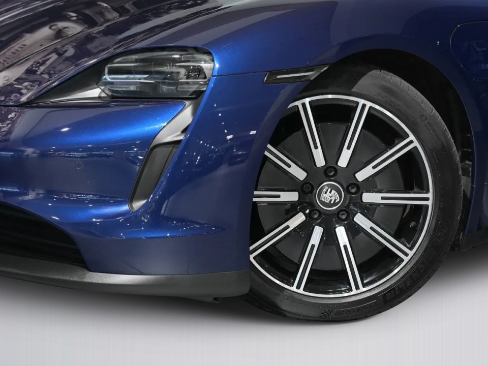 Porsche Taycan - foto 24